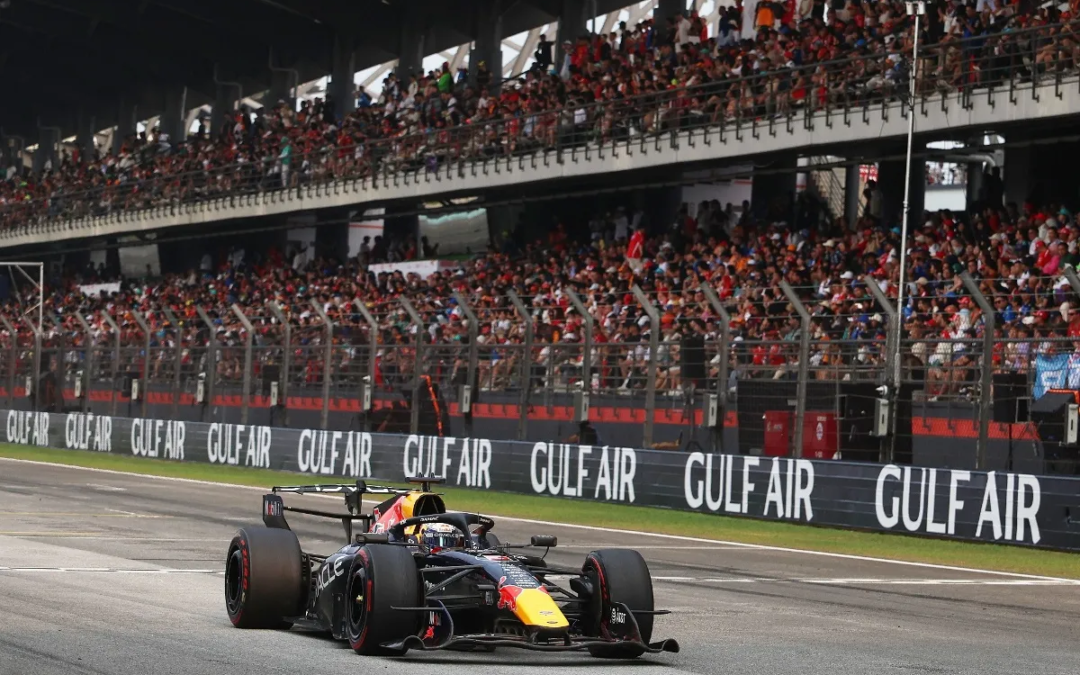Verstappen se reencuentra con la victoria en el GP de Bareín