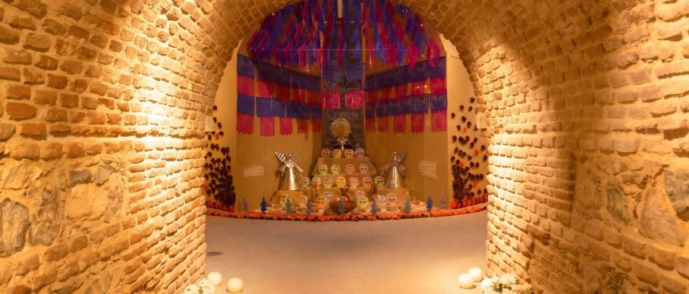 Arquitectos mexicanos llevan altar de muertos a Madrid