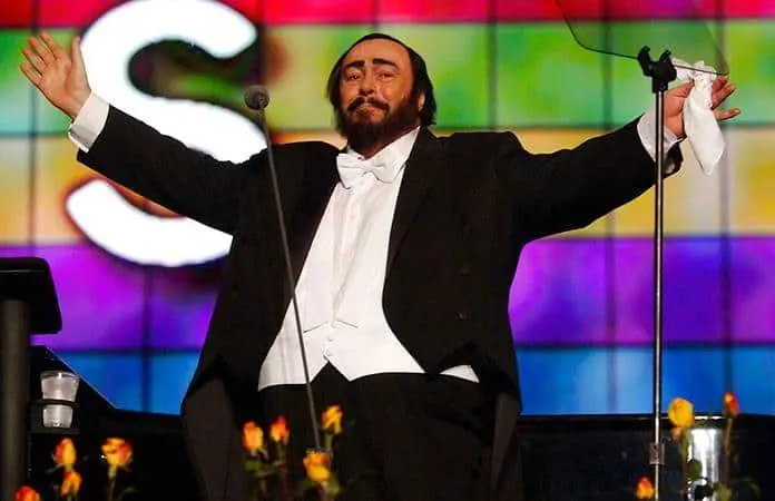 Llevó Luciano Pavarotti la ópera pública a plazas y parques internacionales