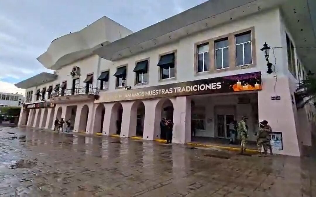 Abandonan cabeza humana en Palacio Municipal de Mazatlán