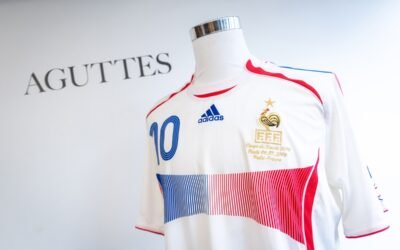 Subastan una camiseta preparada para Zidane en su último partido, la Final de 2006