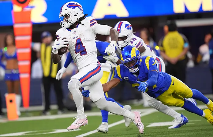 Superan los Bills a los Rams en tiempo extra