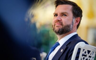 Inmigrante ilegal interrumpe a gritos  un mitin del Vice Presidente de EU.