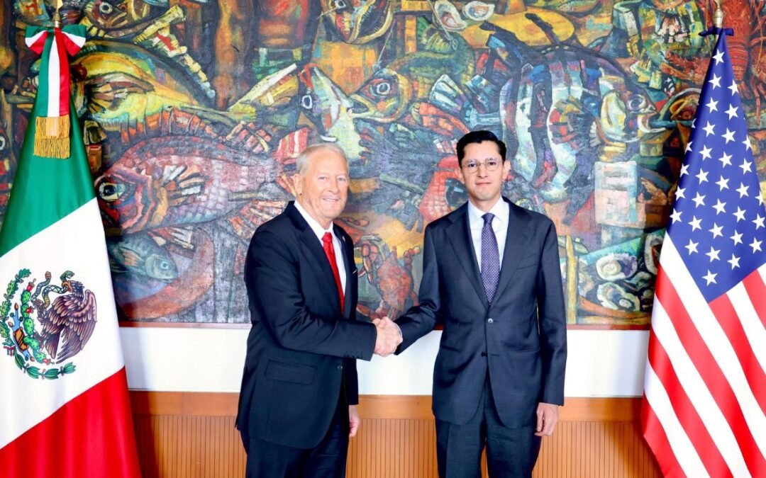 Precisan detalles de la relación México-EU el Canciller Velasco y el Embajador Johnson.
