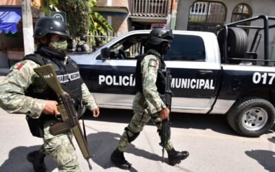 2 ex alumnos entran a una Secundaria en Coahuila y matan a la Subdirectora y hieren a 2 estudiantes y a 1 maestro.