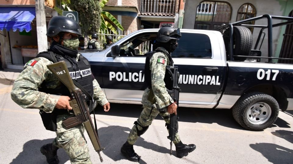 Exalumnos armados irrumpen en escuela secundaria de Coahuila: matan a la subdirectora y hieren a tres personas más