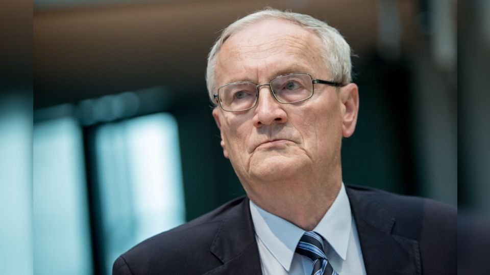 Detienen al exjefe de Inteligencia de Alemania por sospecha de espionaje