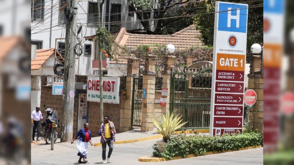 Confirman caso de ébola en un tercer país africano; llegó en avión desde el Congo y falleció