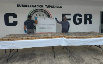 Aseguran 170 paquetes de Cocaína en narco tractocamión en Huixtla, Chiapas.