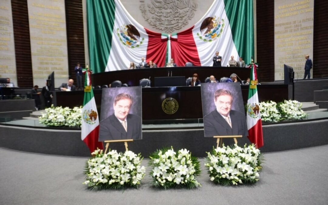 Rinden homenaje en C. de Diputados póstumo al periodista Francisco Garfias
