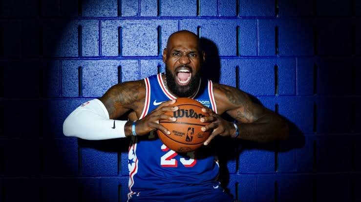Trump exige disculpas a LeBron James por su conducta durante el himno